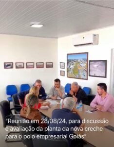 FOTO REUNIÃO CRECHE